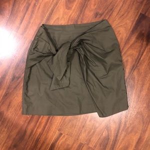 OLIVE GREEN TIE-FRONT MINI SKIRT